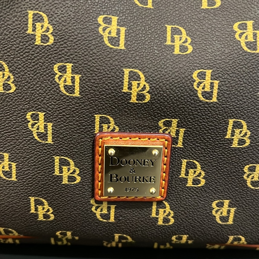 Perfect Dooney & Bourke Backpack! - Picture 3 of 7